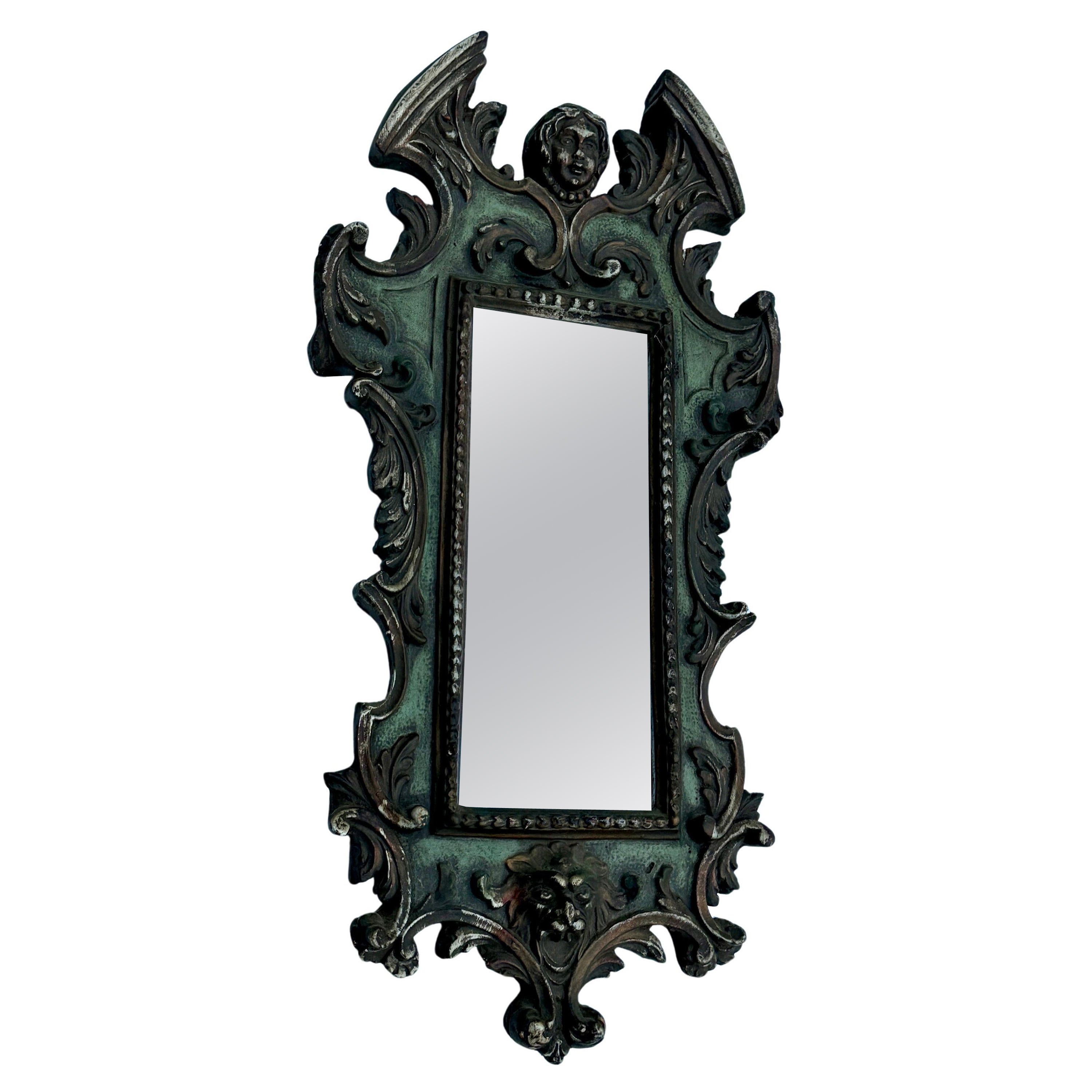 Petit miroir mural italien de style baroque doré en vente