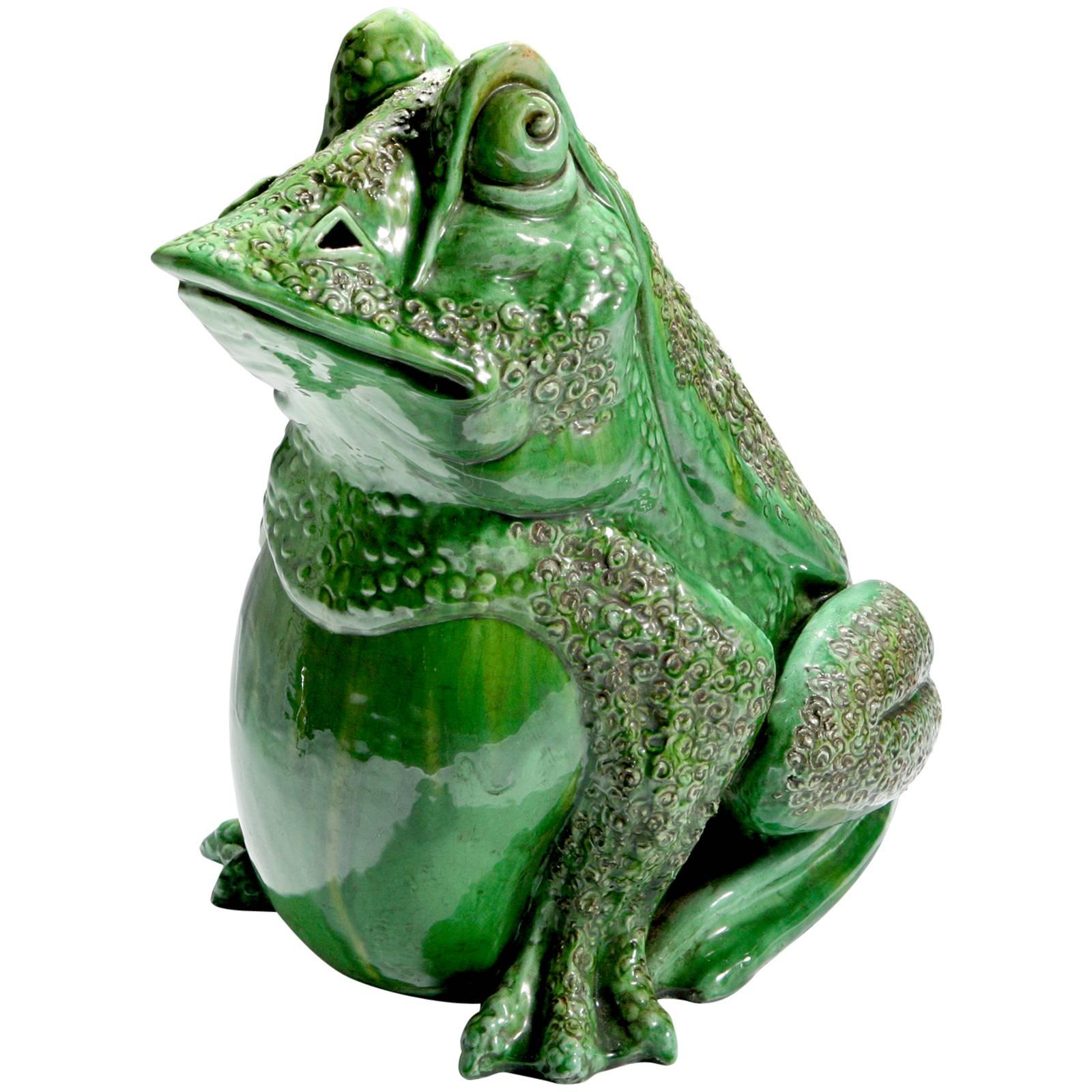 Seated Majolica Frog 