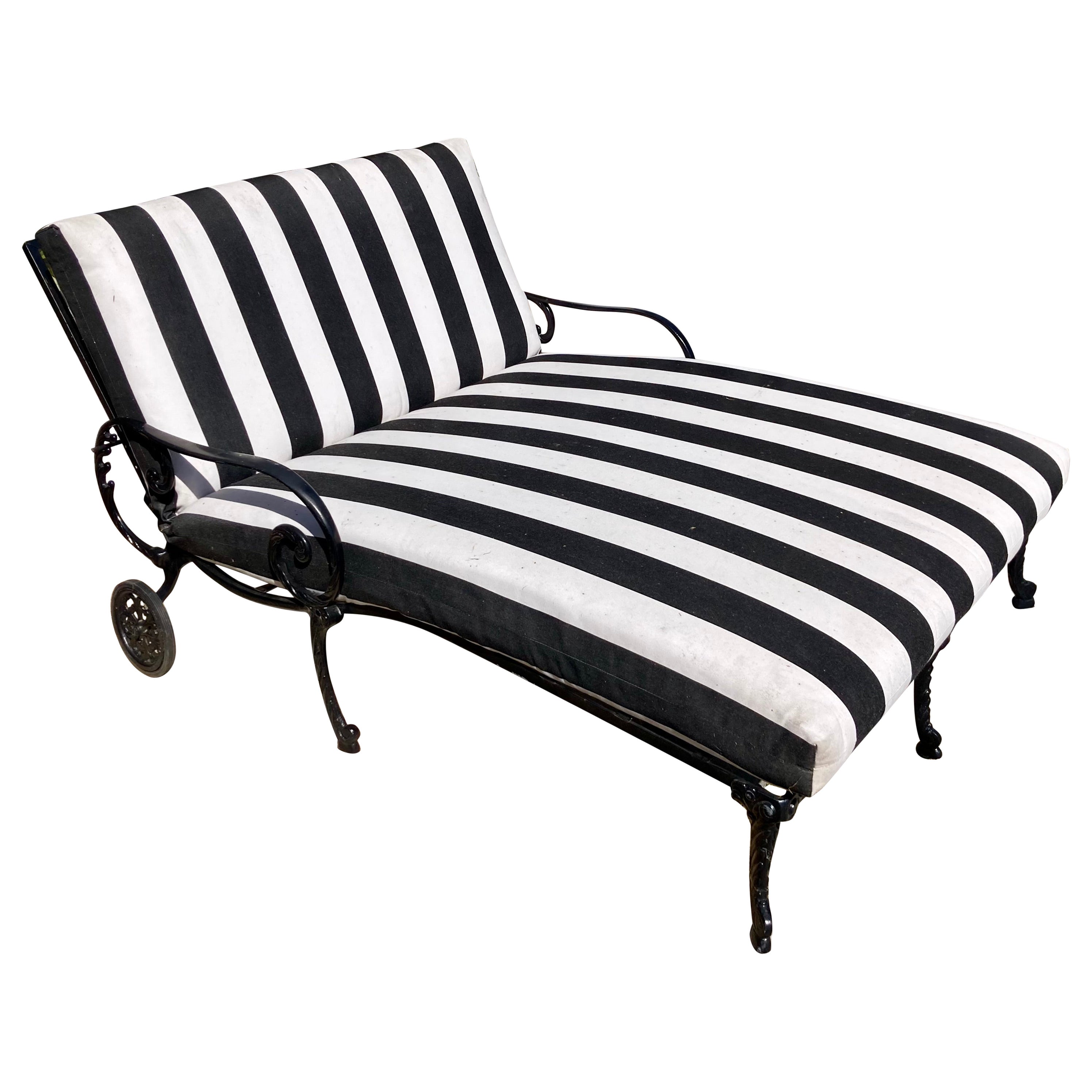 Hollywood Regency Patio 2-Person Double Chaise For Sale