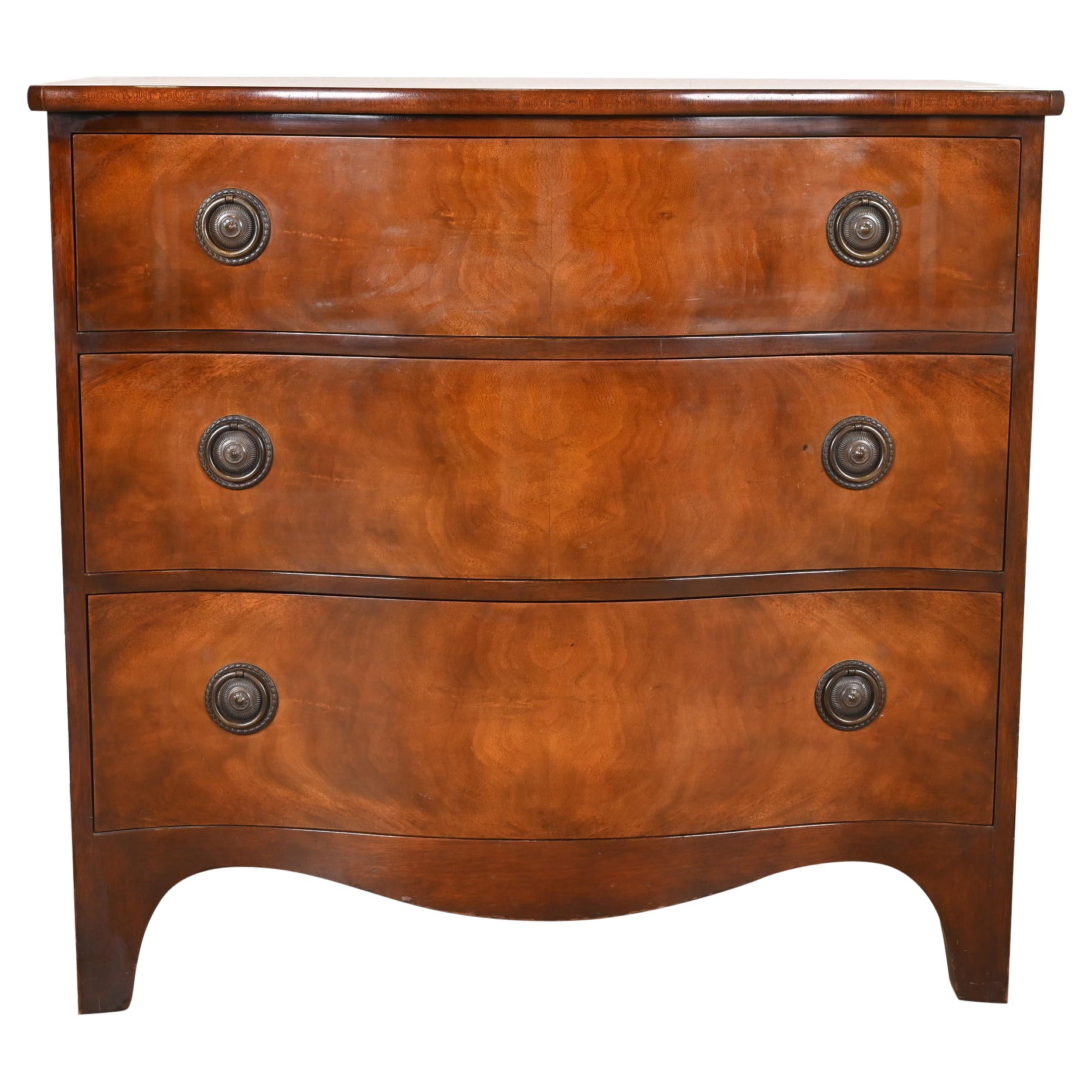 Baker Furniture Georgian Mahogany Serpentine Front Dresser or Chest of Drawers For Sale