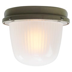 Apliques de metal industrial beige con vidrio tallado esmerilado de Holophane, Francia