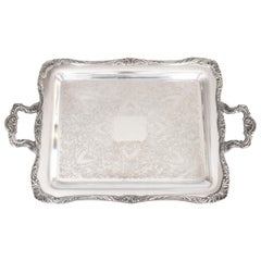 Wm Rogers Silver Plate Footed Rectangular Serving Tray With Handles, circa 1950 (plateau de service rectangulaire avec pieds et poignées).