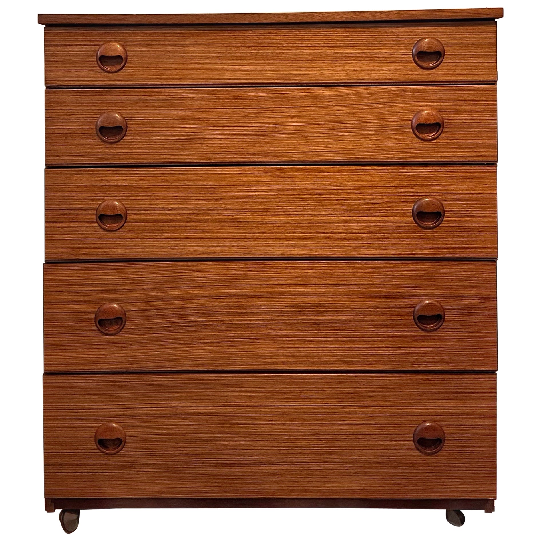 Beautiful Mid Century Retro Teak Chest of Drawers by Schreiber For Sale