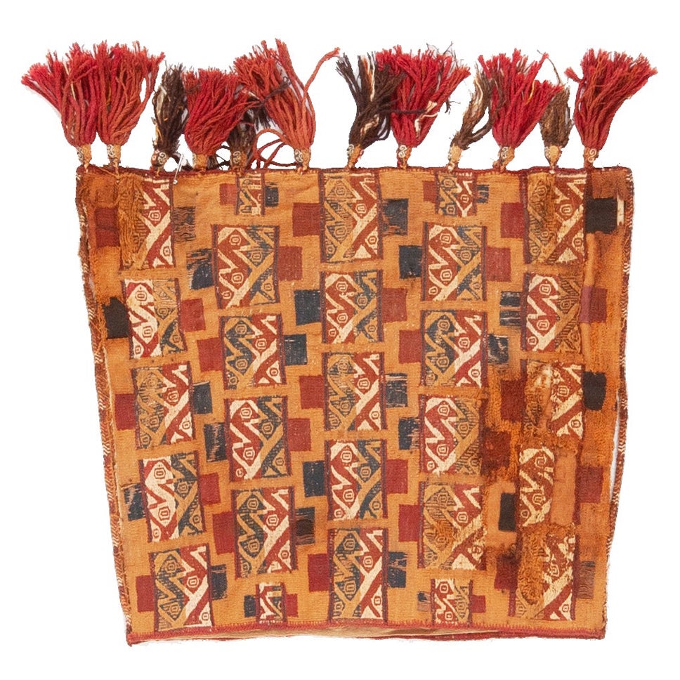 Erstaunliche peruanische Textilien des frühen 16. Jahrhunderts 1'2" x 1'4" im Angebot