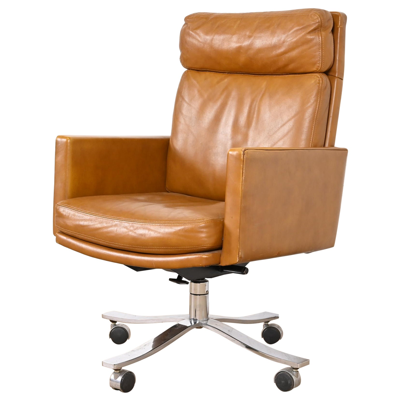 Stow Davis Mid-Century Modern Leather Executive Swivel Desk Chair, Circa 1960s For Sale