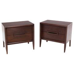 Pair of Walnut Mid-Century Nightstands 5