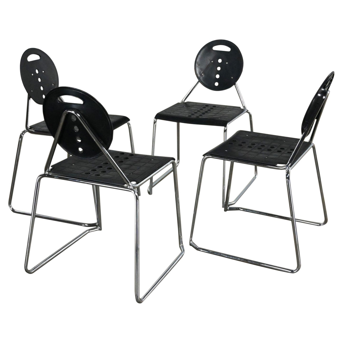 1980s The Moderns Modern Segis Italia Black Plastic & Chrome Charlie Side Chairs Set 4  en vente