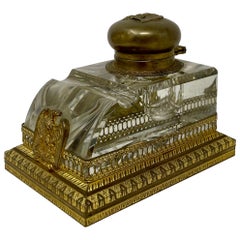 Antikes französisches Empire-Tintenfass aus geschliffenem Kristall und Goldbronze, CIRCA 1880.