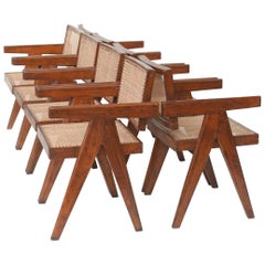 Pierre Jeanneret lot de 8 chaises de bureau en rotin