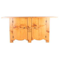 Aparador vintage de madera de pino