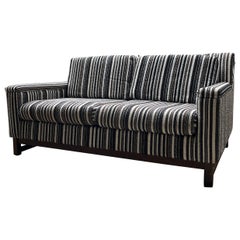 Moderno de Mitad de Siglo A Rayas Selig de Monroe Loveseat Imperial, Sofá de Dos Plazas