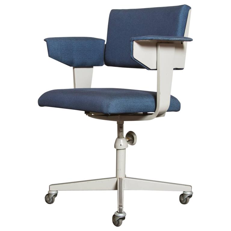Friso Kramer Resort Rolling Office Chair At 1stdibs Friso Kramer Resort Rolling Office Chair