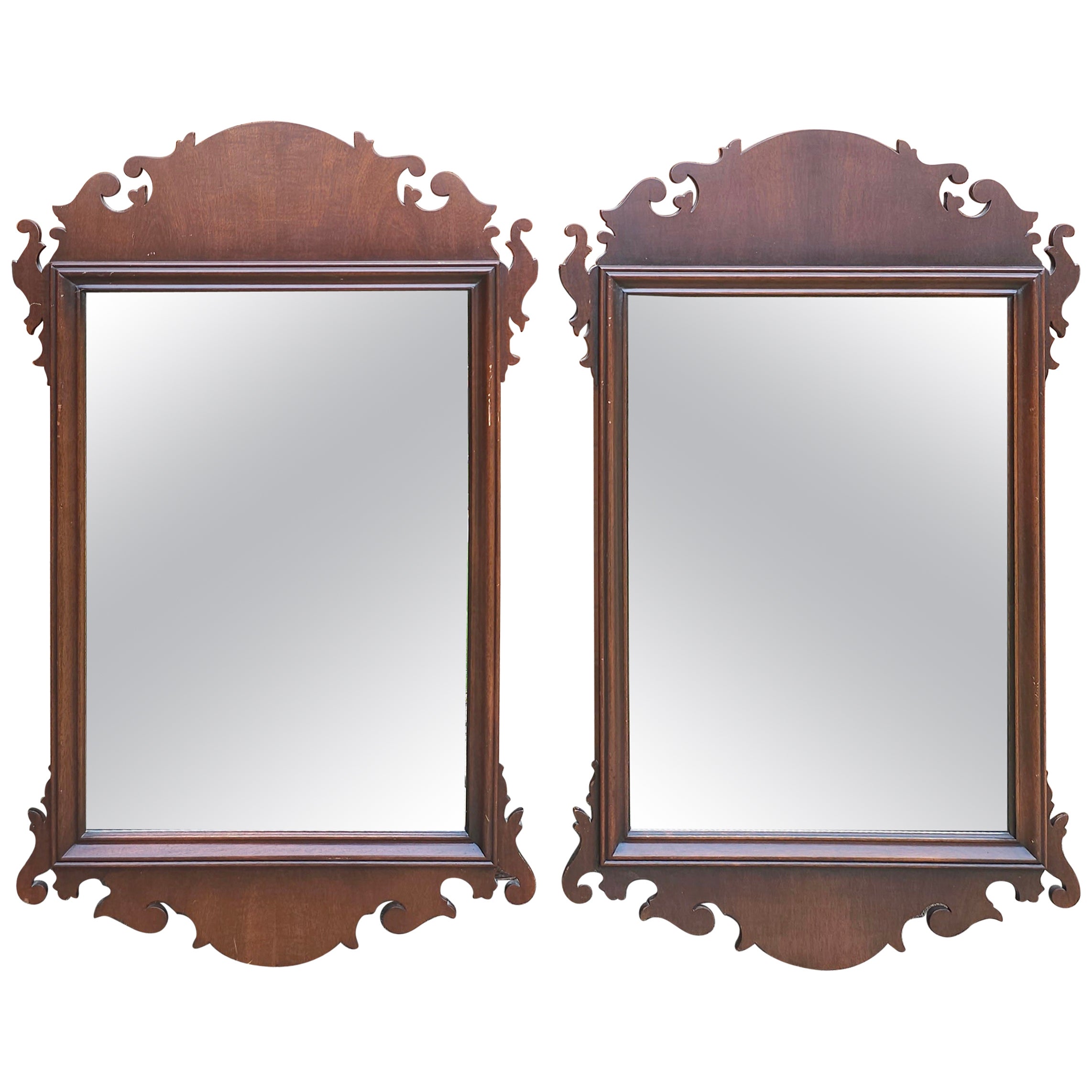 Paire de miroirs en acajou de style Kindel Chippendale du milieu du 20e siècle