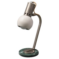 Elegance italienne du milieu du siècle : Lampe de table avec base en marbre vert