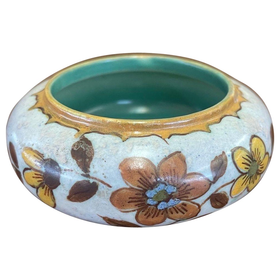 Antike handbemalte Schale aus Keramik, Importiert aus Holland. Kreislauf 1903 im Angebot