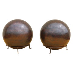 Paire de sculptures de sphères en cuivre des années 1980 par Robert Kuo