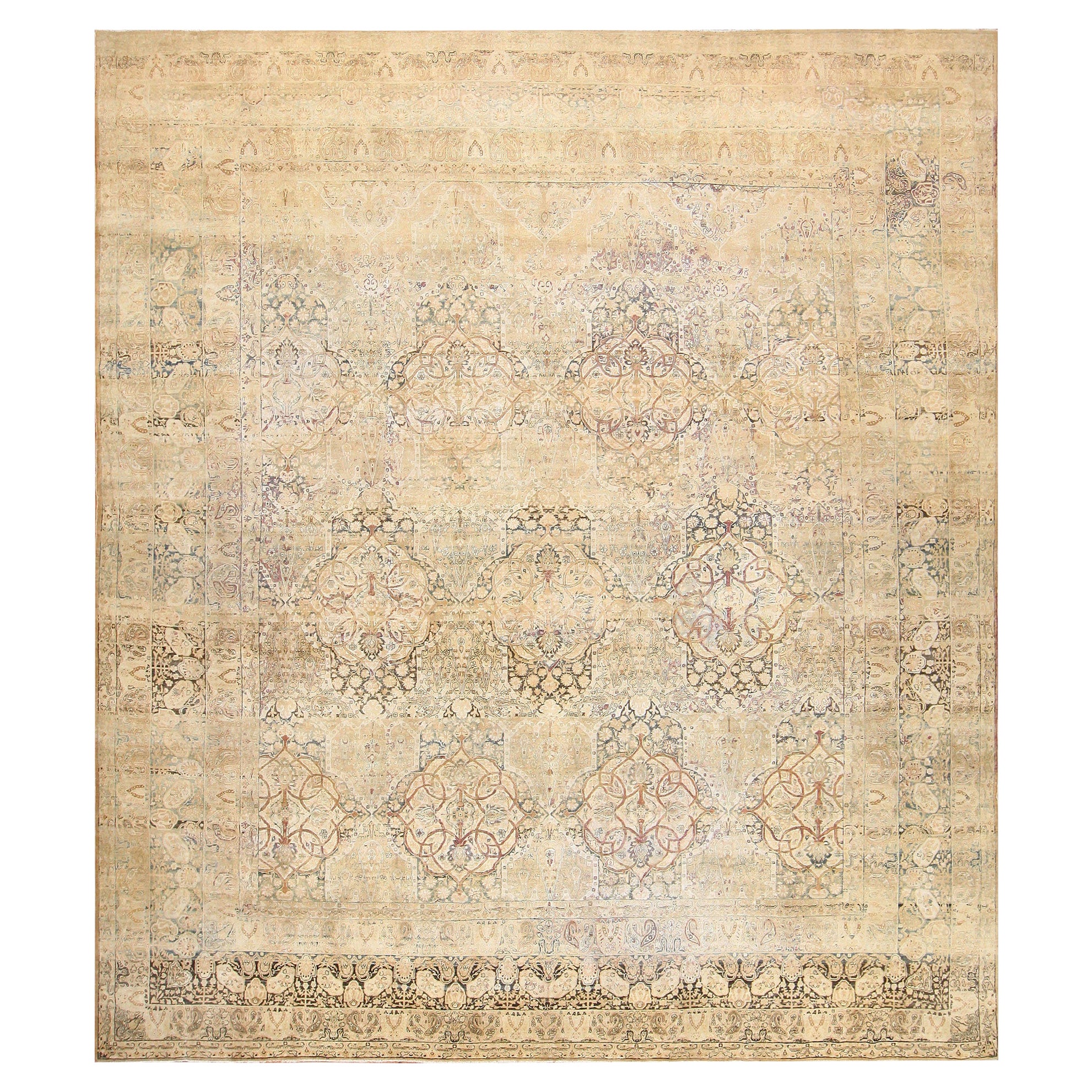 Feiner antiker persischer Kerman-Teppich in Großformat 14'4" x 16'6"