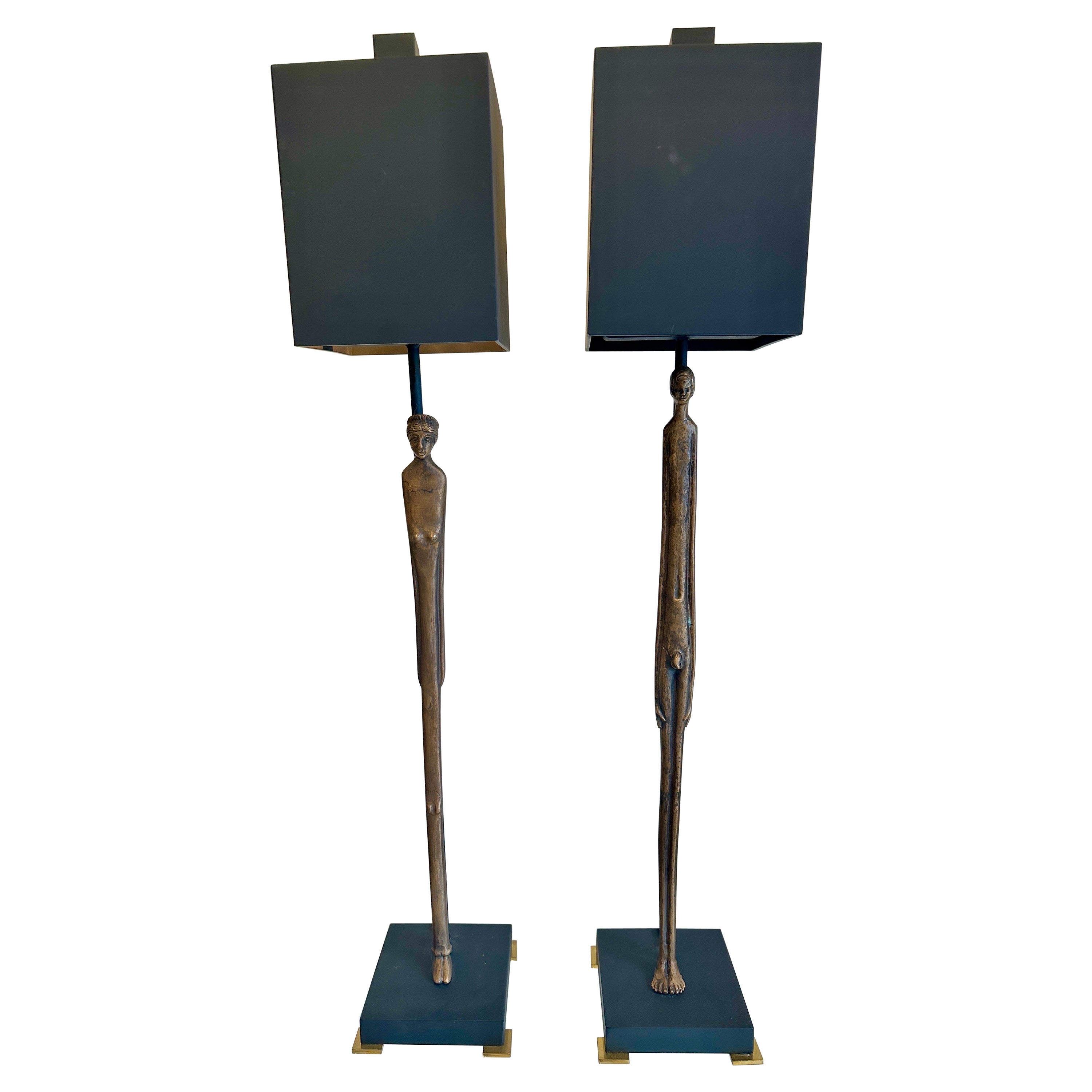 Paire de lampes de bureau étrusques vintage à statuettes en bronze en vente