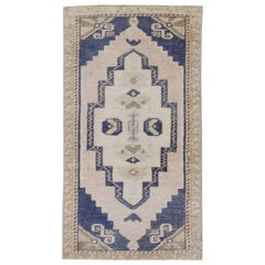 Orientalischer handgeknüpfter türkischer Miniteppich 1'7" x 2'11" #27