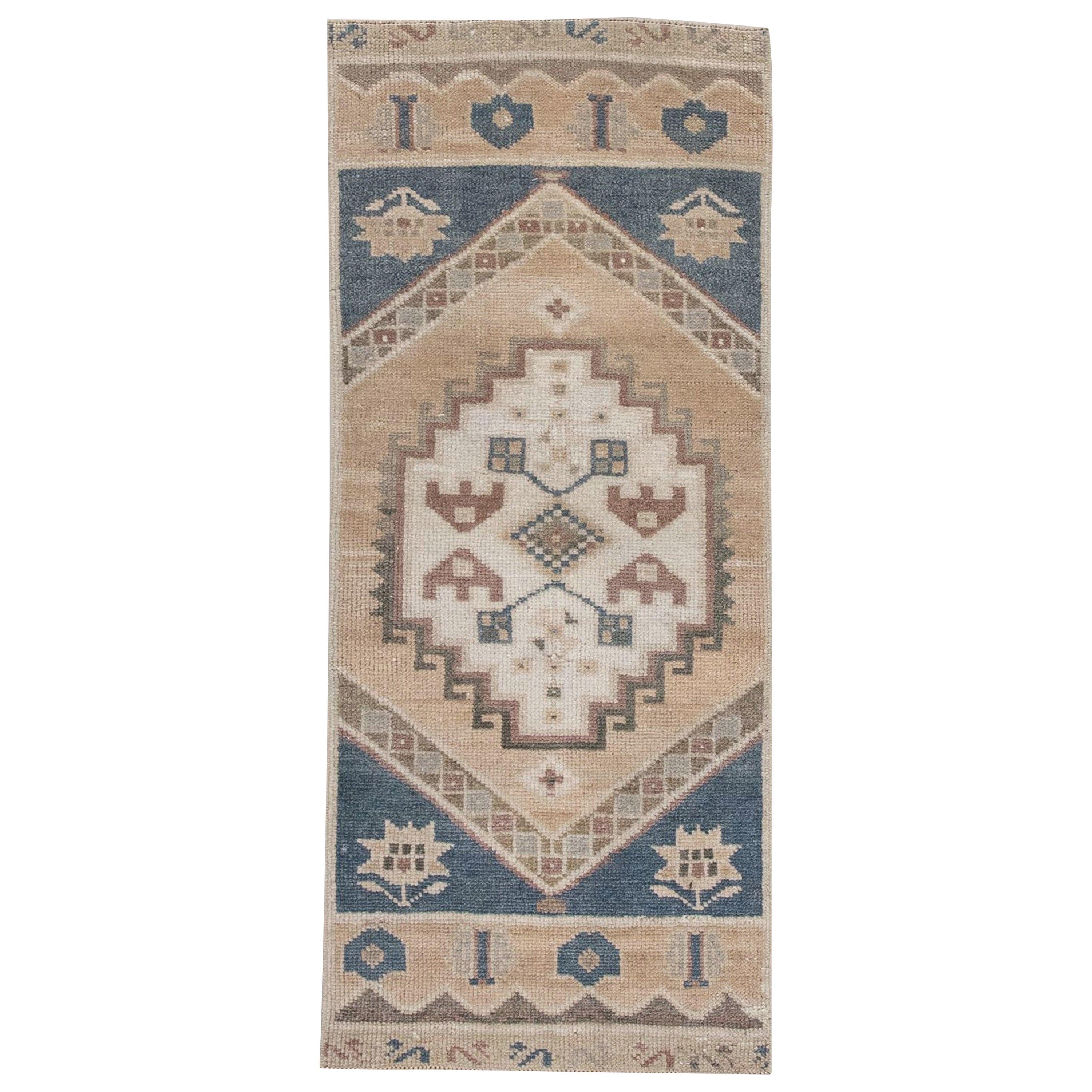 Oriental Hand Knotted Turkish Mini Rug 1'5" x 3'3" #24 For Sale
