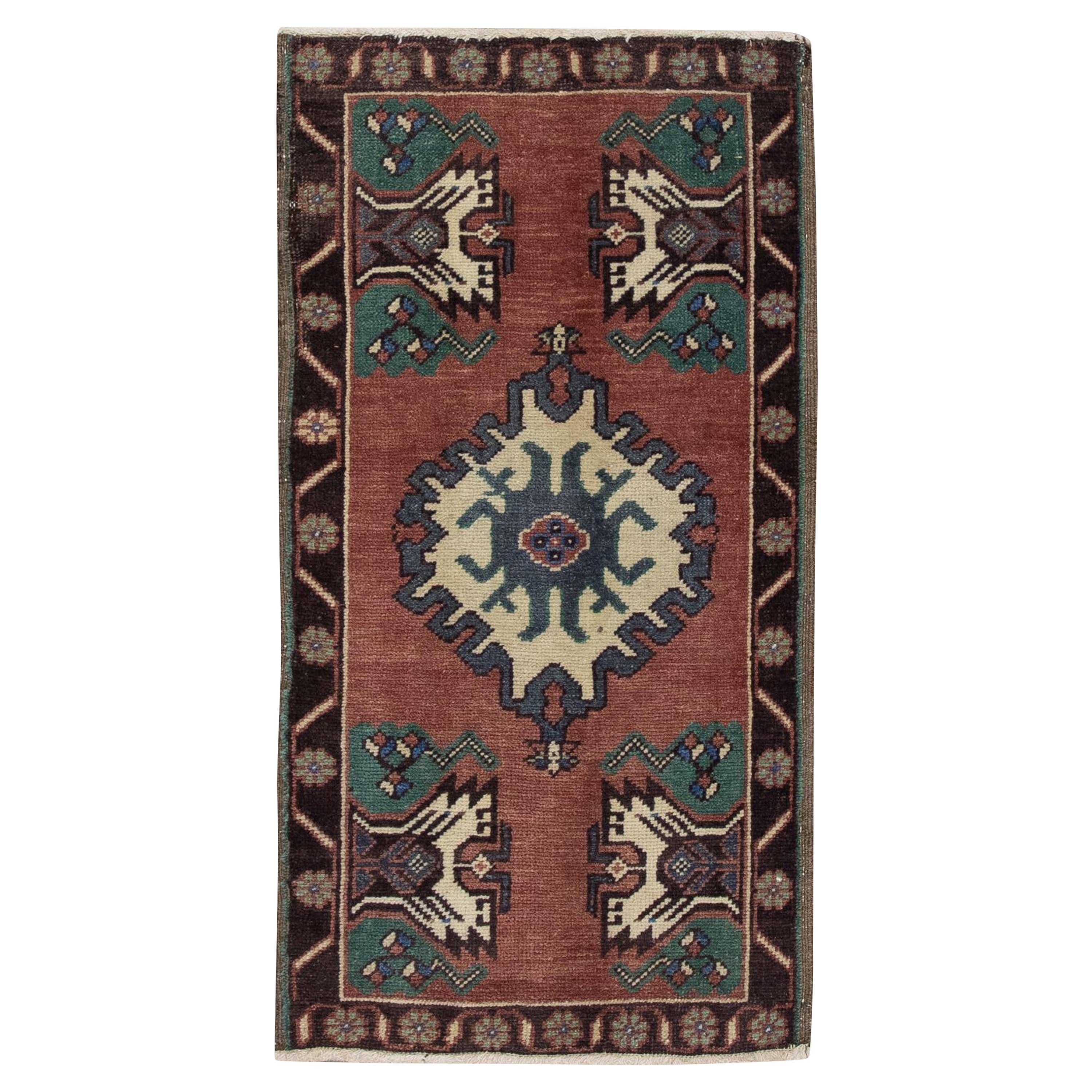Oriental Hand Knotted Turkish Anatolian 1'8" x 3'2" #6165 For Sale