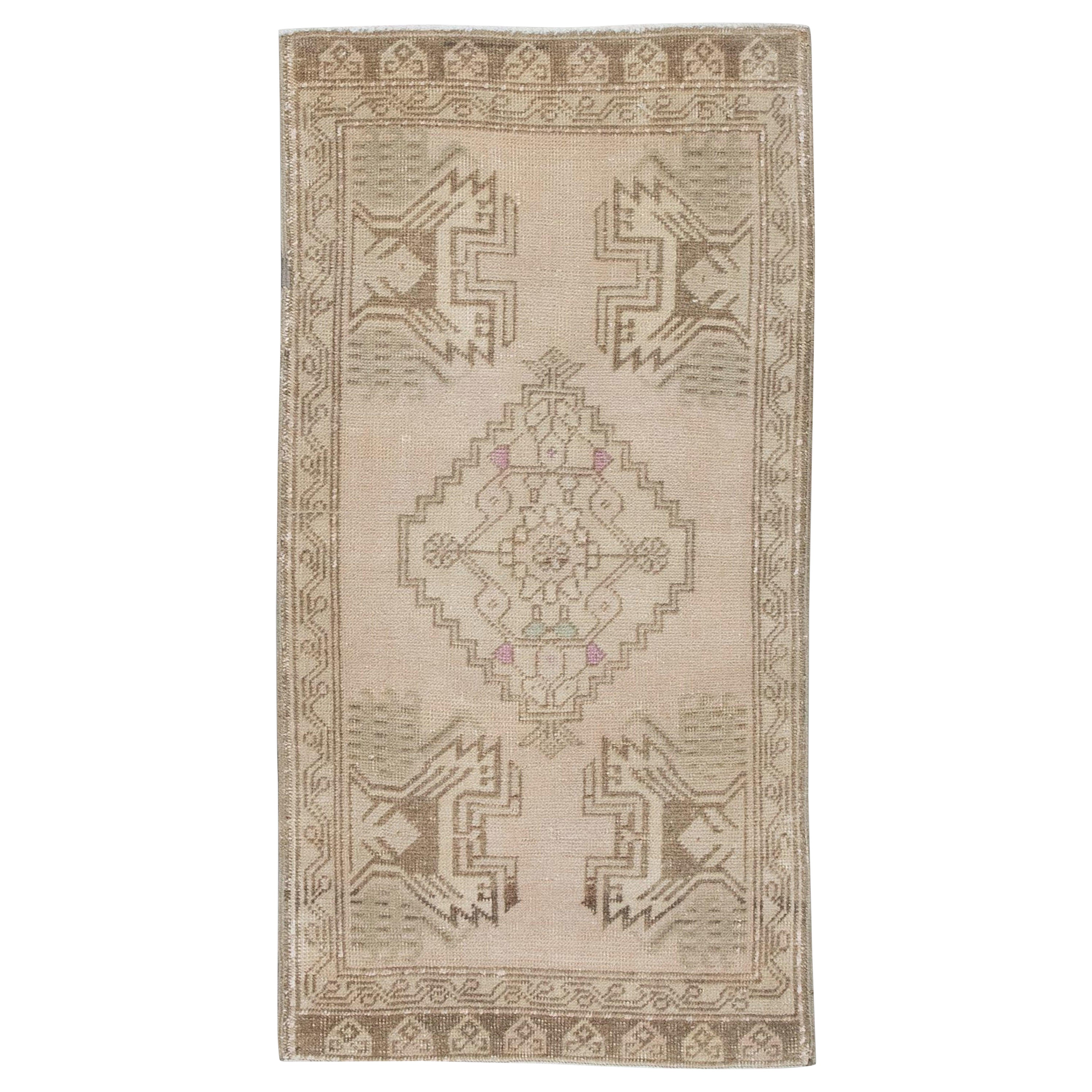 Oriental Hand Knotted Turkish Mini Rug 1'9" x 3'5" #02 For Sale