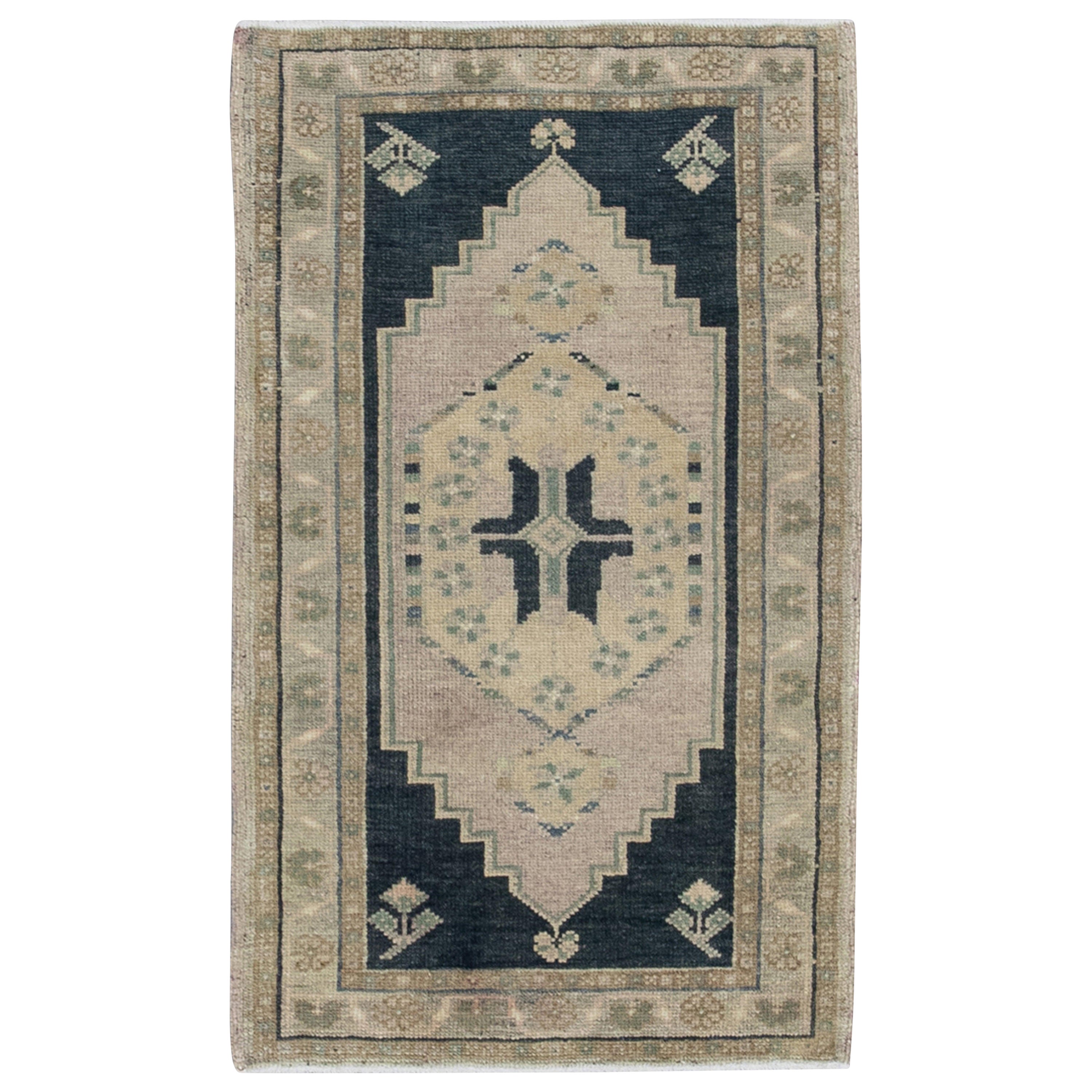 Oriental Hand Knotted Turkish Mini Rug 1'8" x 2'10" #04 For Sale