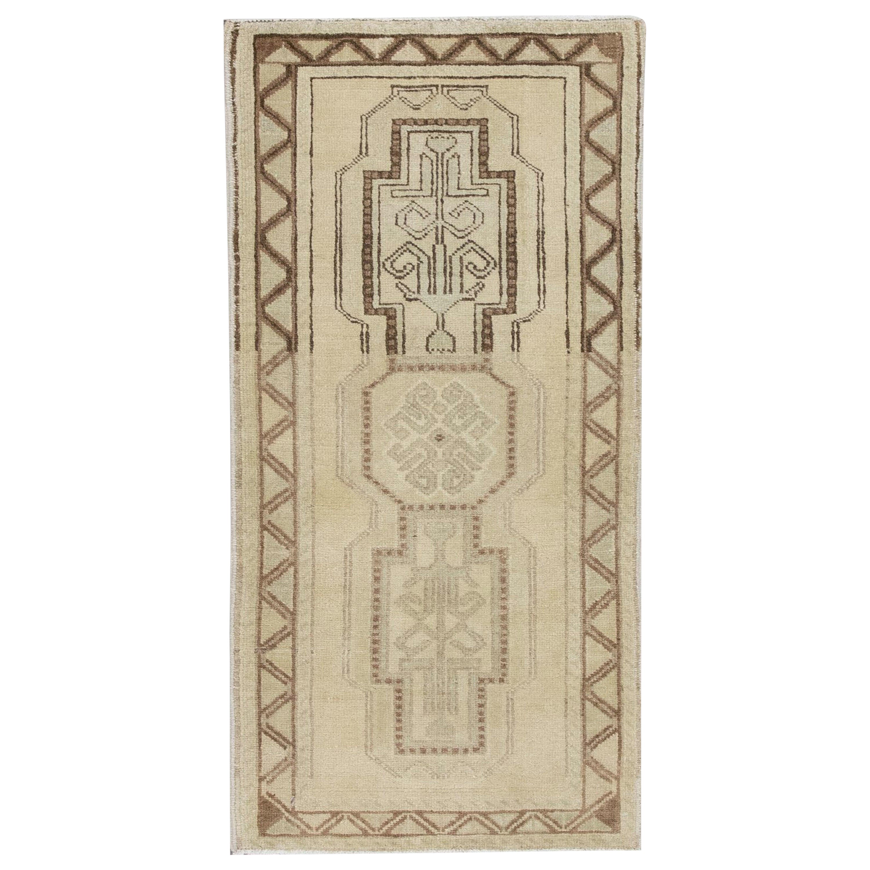 Oriental Hand Knotted Turkish Mini Rug 1'8" x 3'3" #29 For Sale