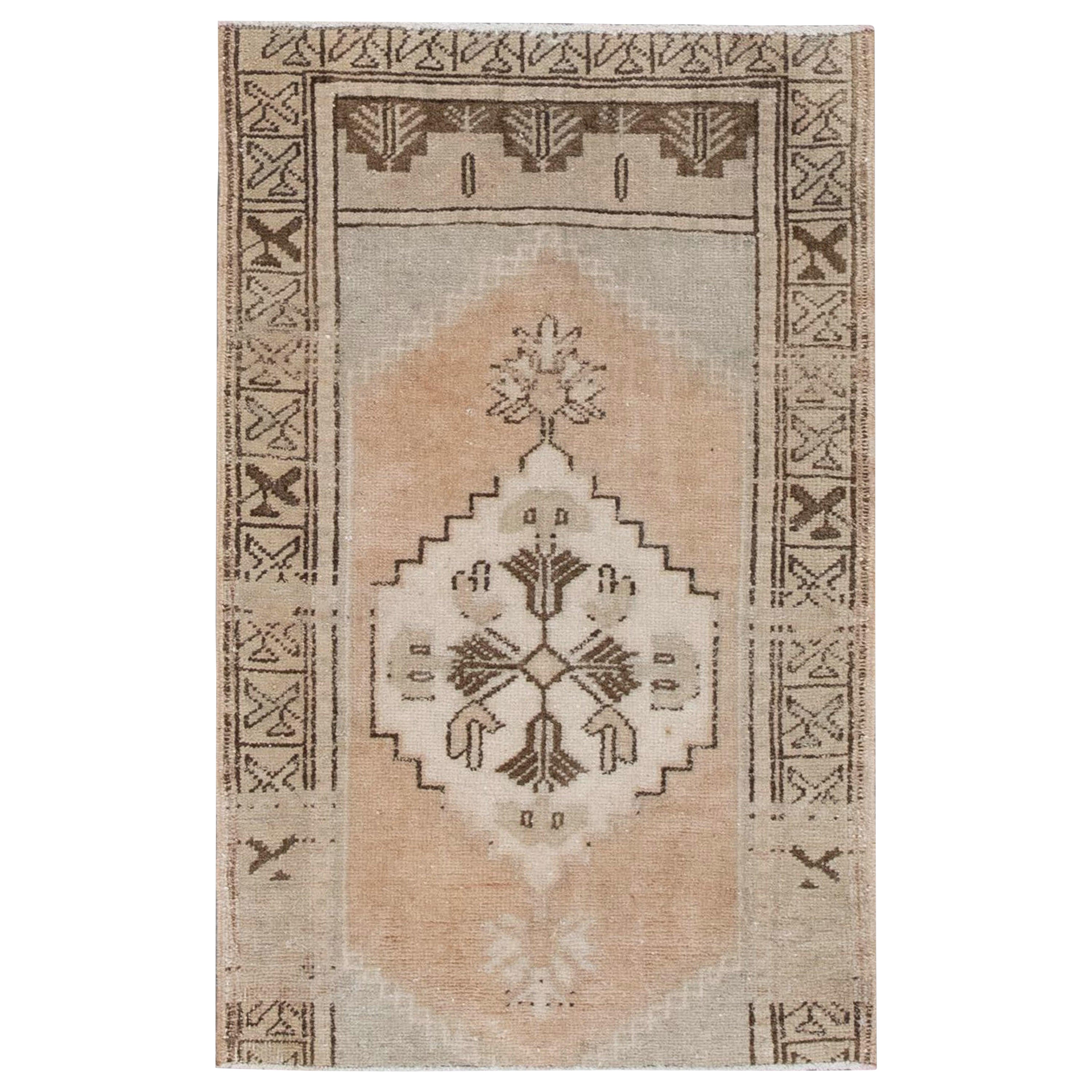 Oriental Hand Knotted Turkish Mini Rug 1'8" x 2'7" #64 For Sale