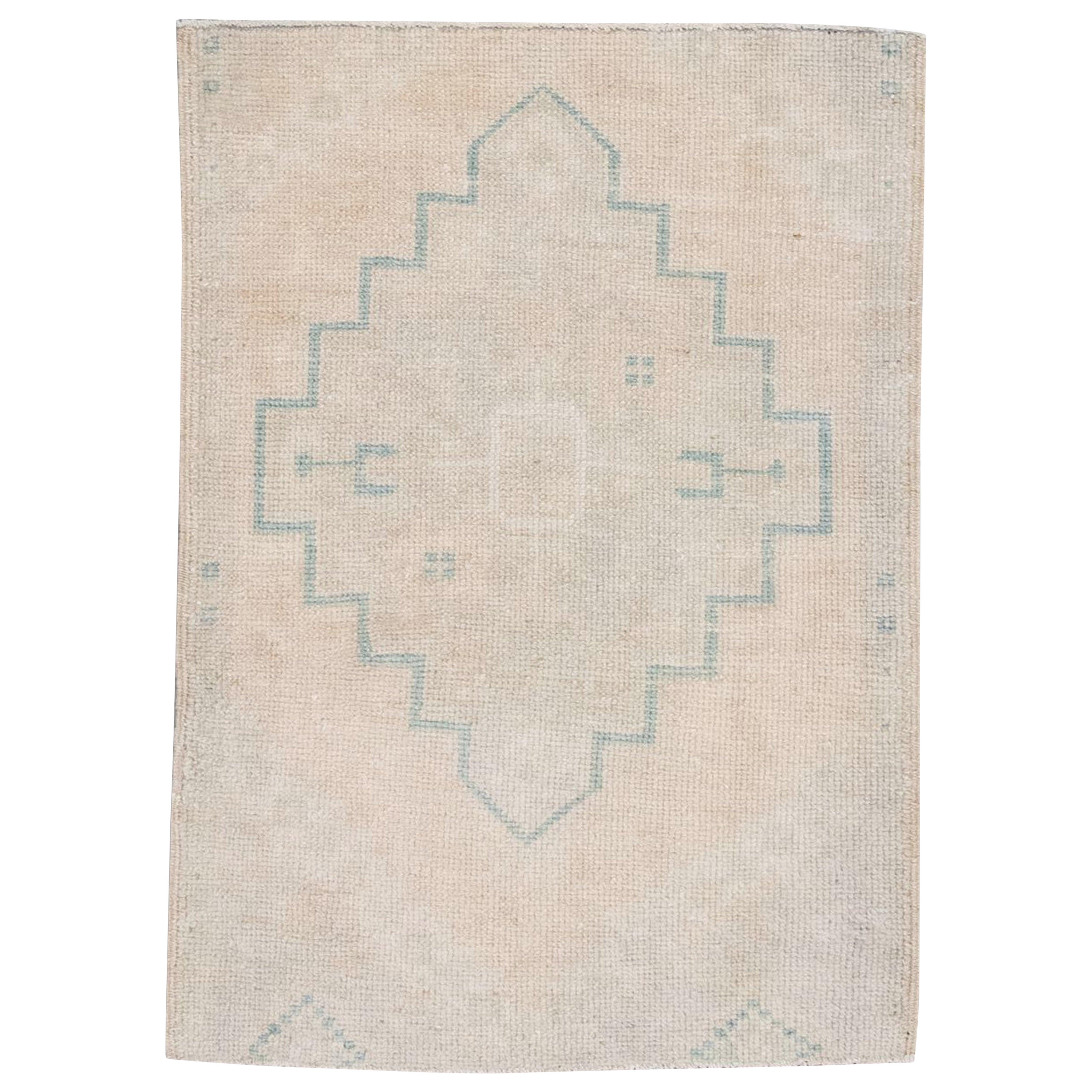 Oriental Hand Knotted Turkish Mini Rug 1'10" x 2'6" #32 For Sale