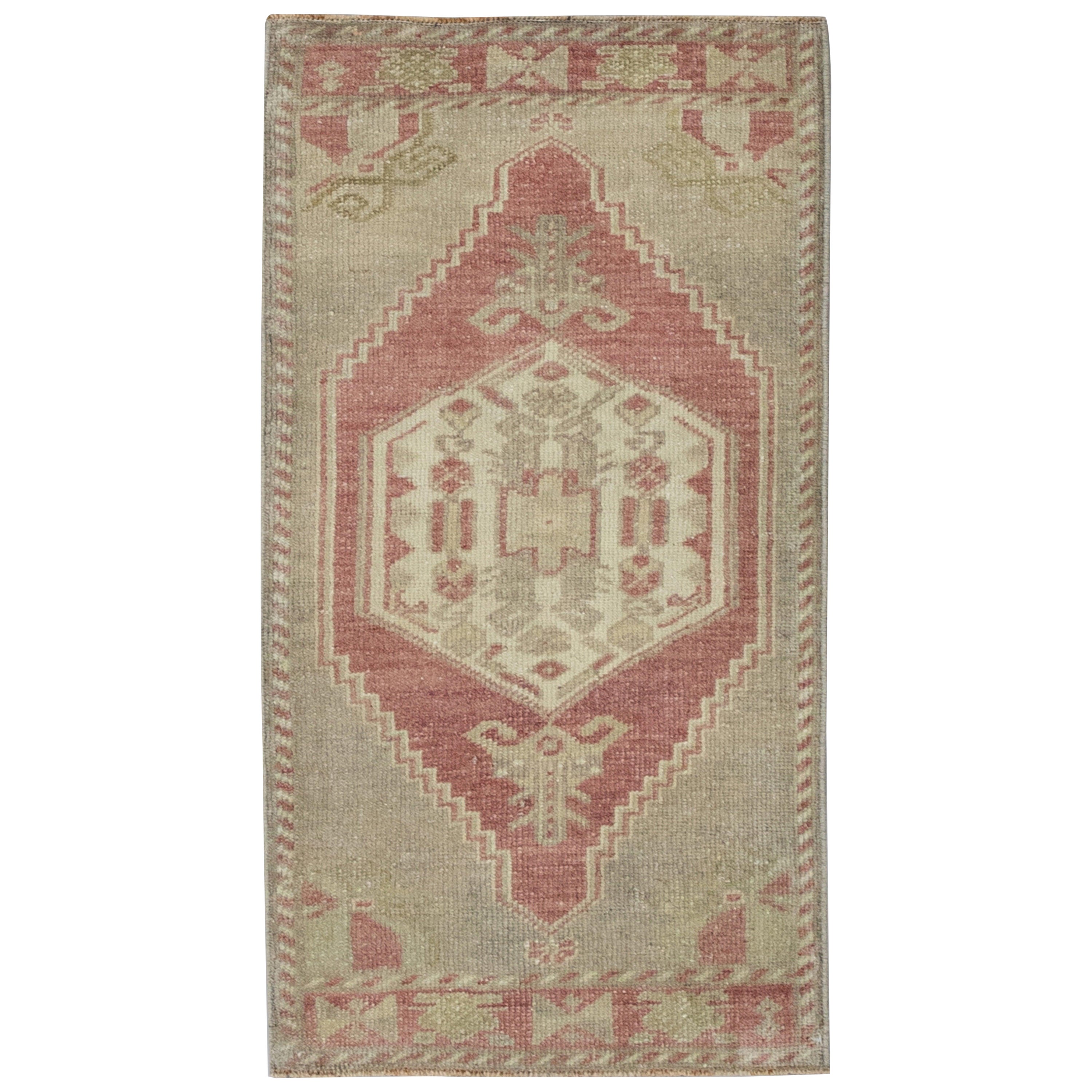 Oriental Hand Knotted Turkish Mini Rug 1'6" x 3'3" #06