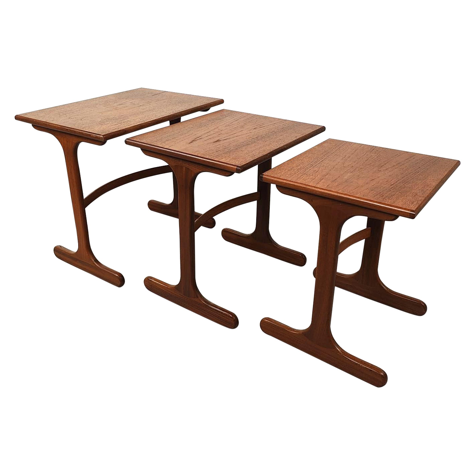 Set of nesting tables in teak by G-plan