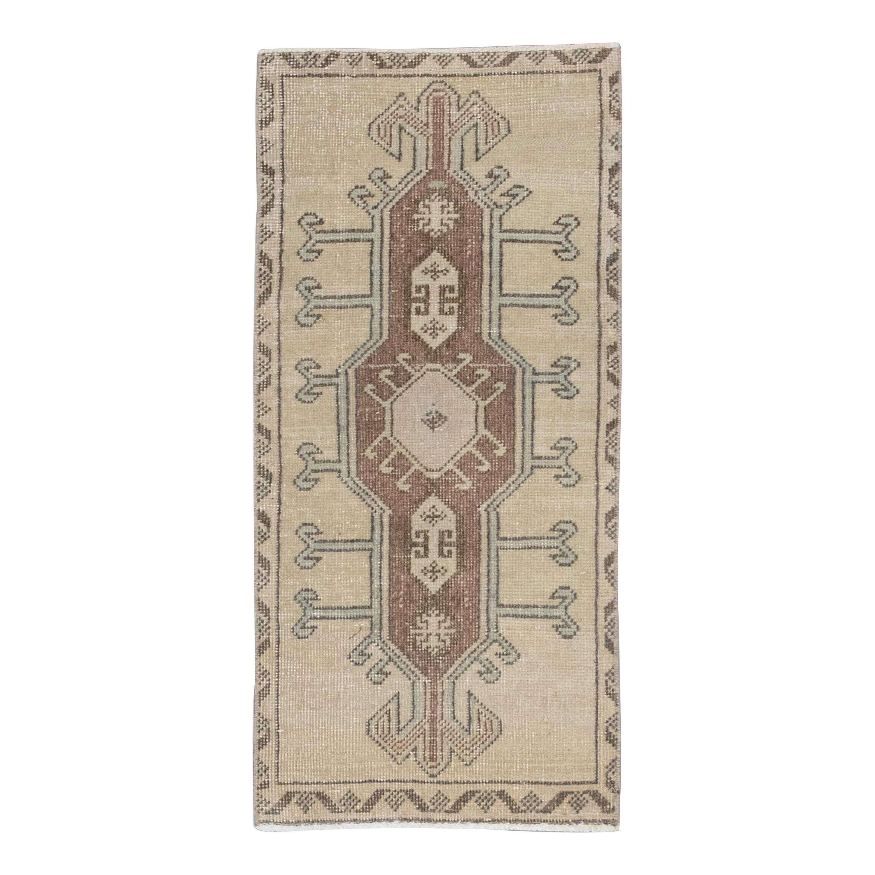 Oriental Hand Knotted Turkish Mini Rug 1'4" x 2'11" #40 For Sale