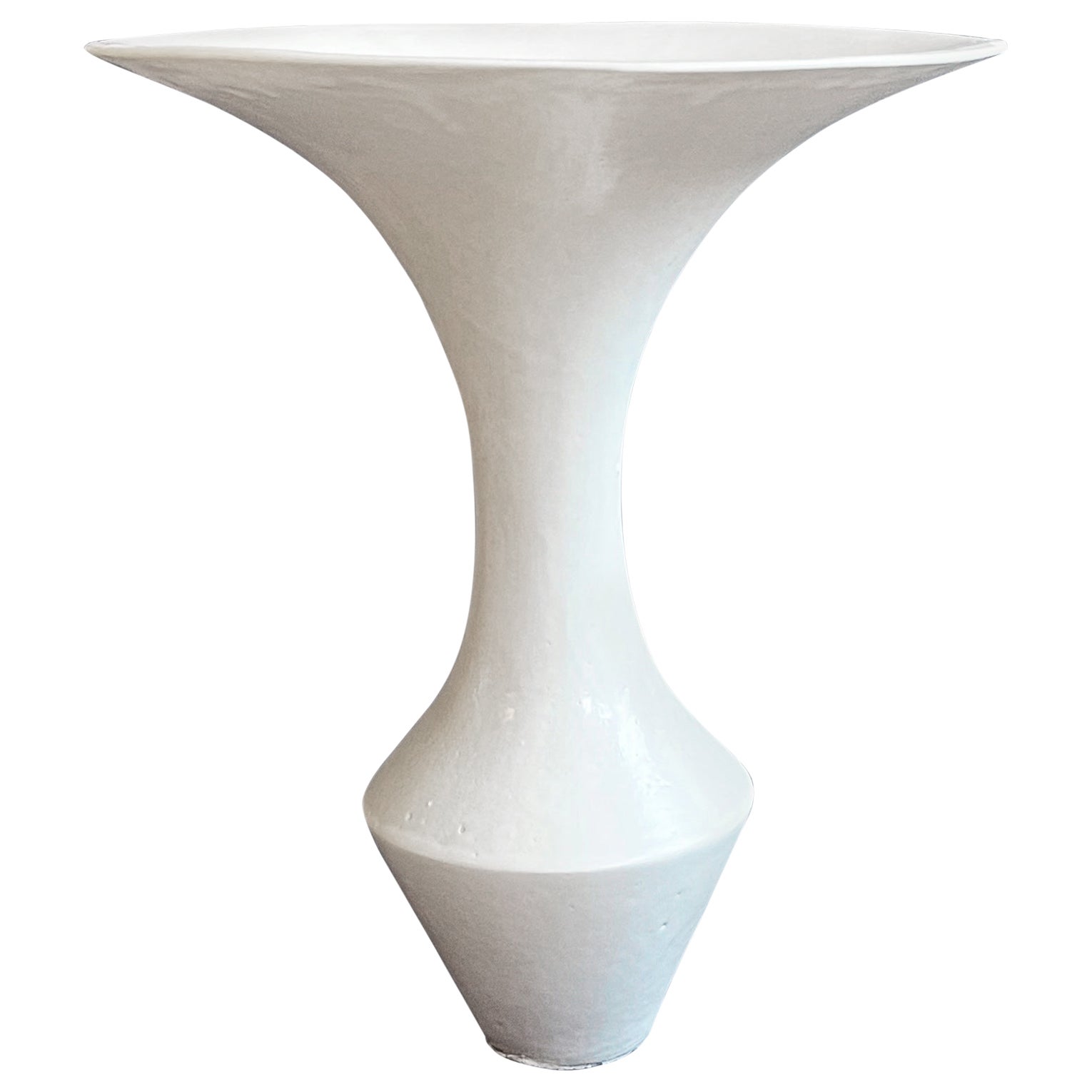 Studio Keramik Weiße Ikebana-Vase mit weißem Funnel, 1970er - 1980er Jahre, Japanese Vibe, Deutschland 