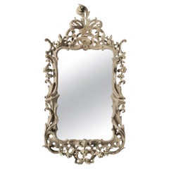 Ein weiß bemalter Spiegel aus Georg II.