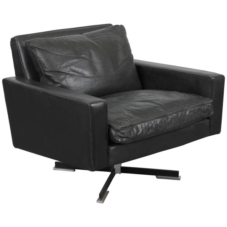 Mid-Century Modern Black Leather Swivel Chair at 1stDibs | black