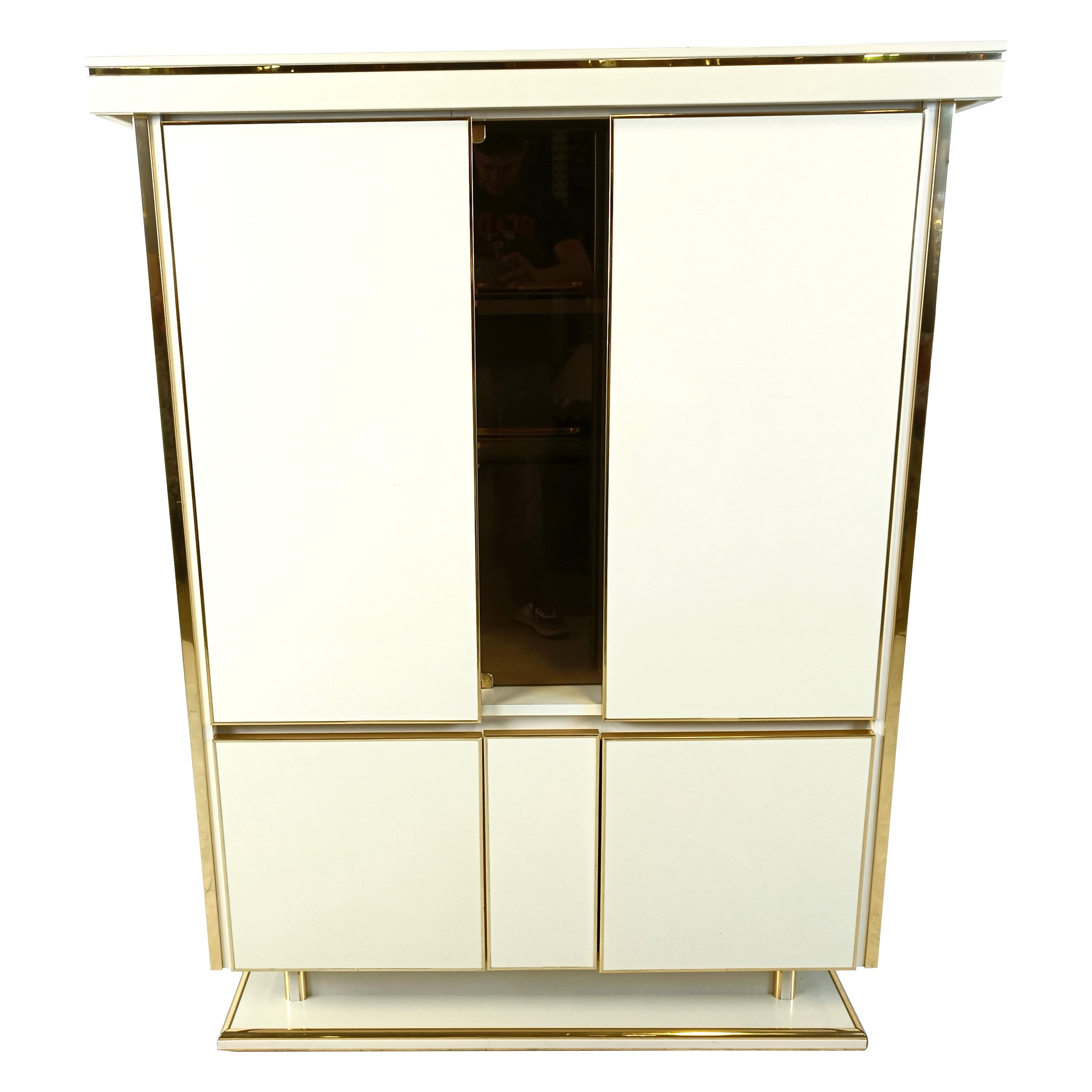 Vintage white lacquered bar cabinet, 1970s For Sale