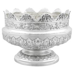 Antiguo cuenco de presentación de plata de ley estilo Monteith victoriano (1899)