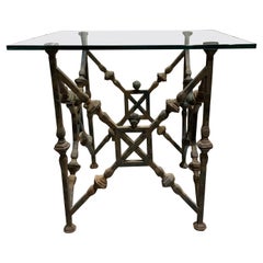 Table italienne en fer massif et têtes de bronze Sicile circa 1950