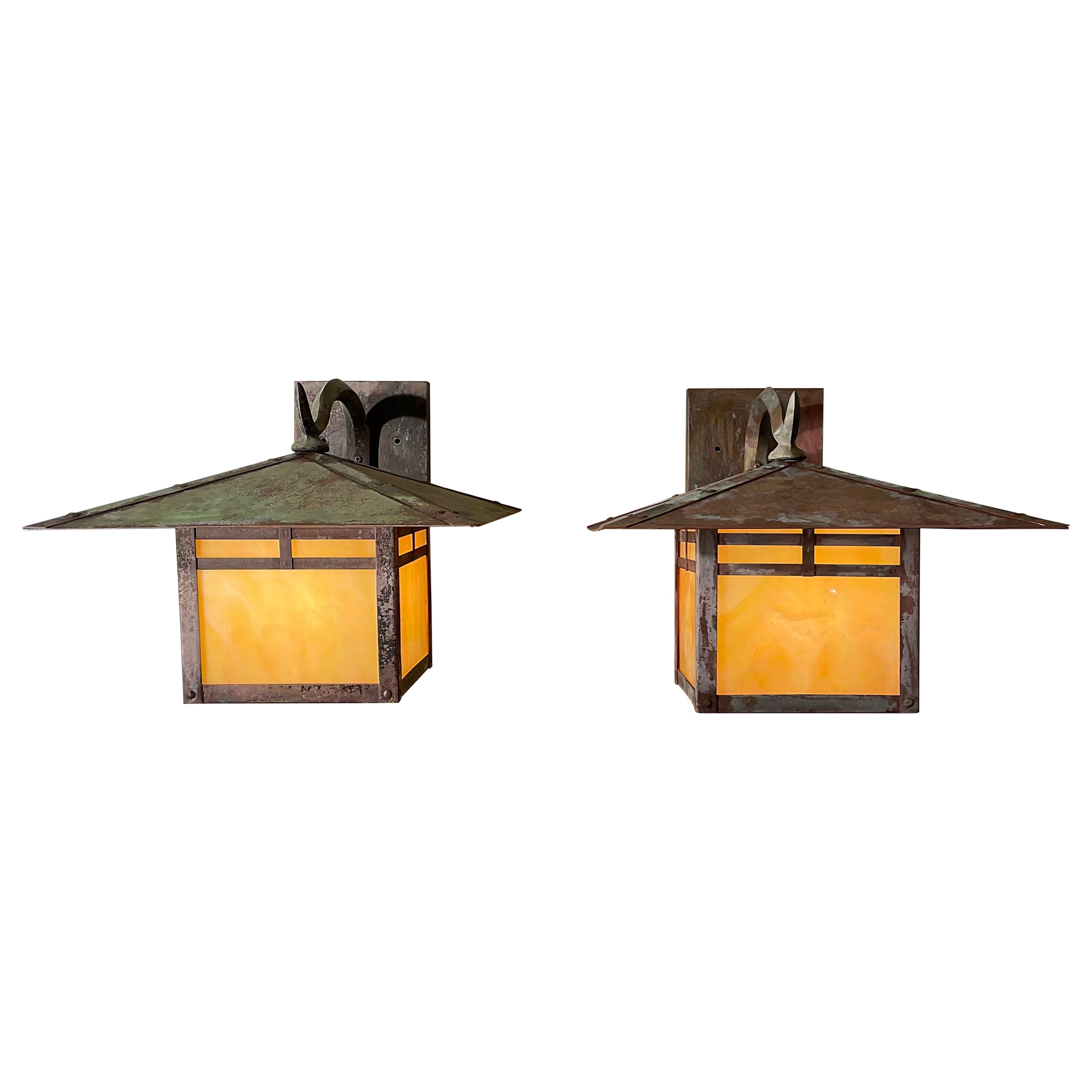 Pair of Vintage Handcrafted Wall-Mounted Pagoda  Brass Lantern For Sale