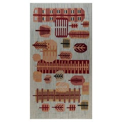 Tapis contemporain de style suédois beige, or, gris, rose, rouge par Doris Leslie Blau