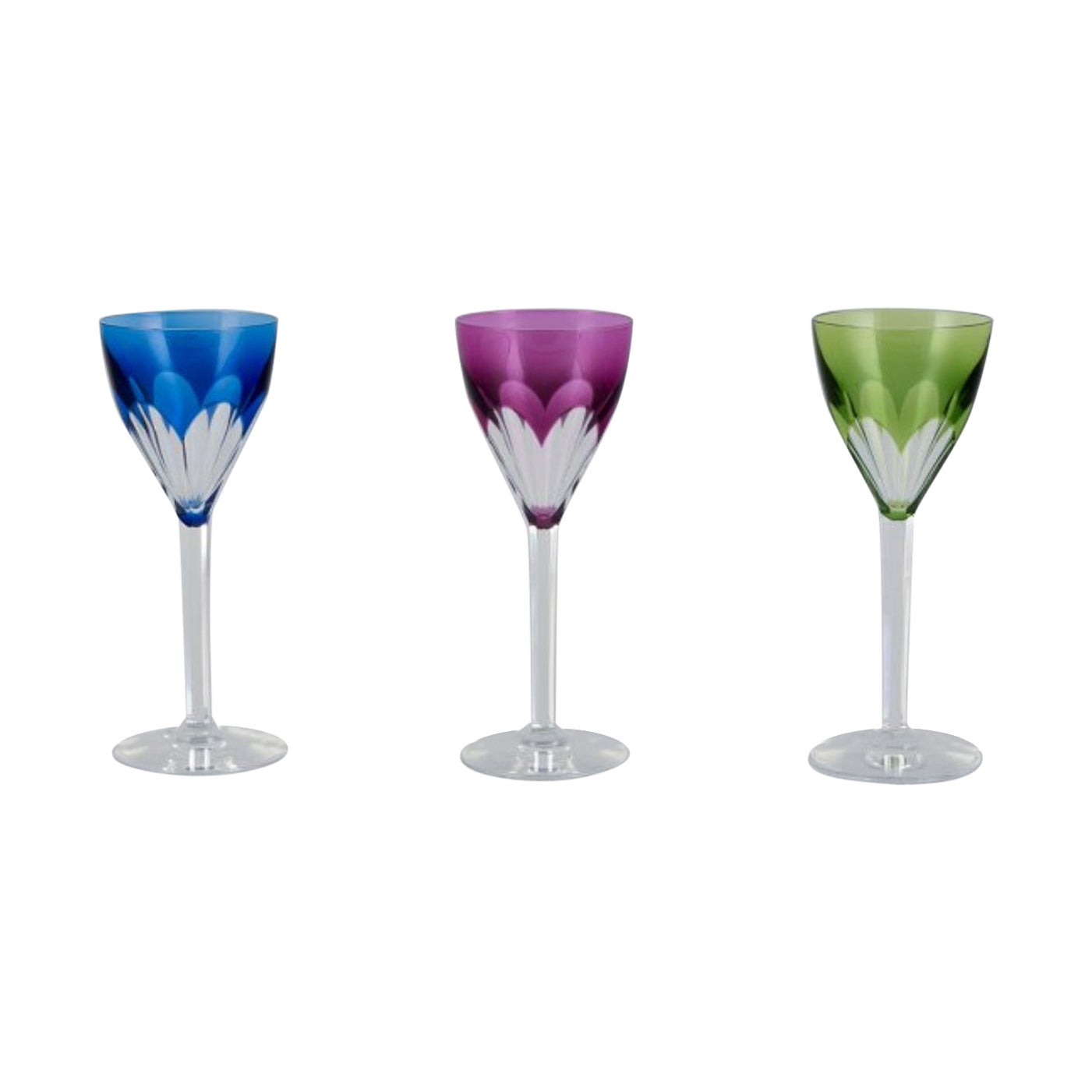 Val St. Lambert, Belgium. Three red wine glasses in faceted crystal. 1930s/40s.  For Sale