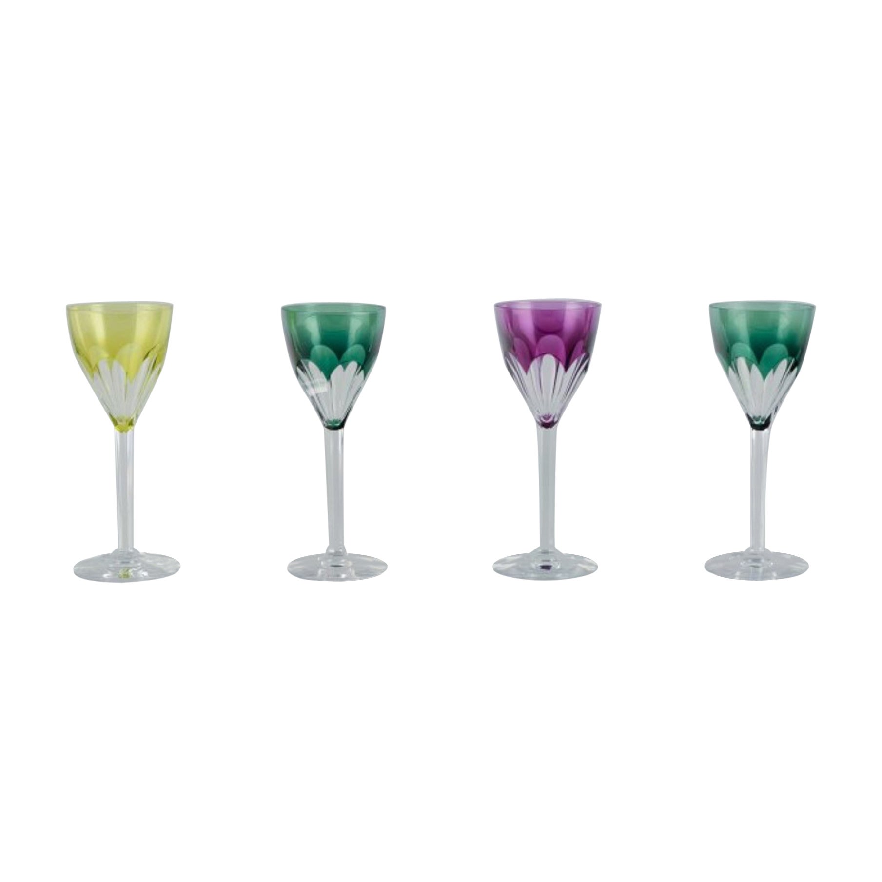 Val St. Lambert, Belgium. Four red wine glasses in faceted crystal. 1930s/40s.  For Sale