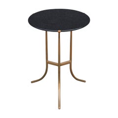 Cedric Hartman Table d'appoint ou de bout "Model AE" Finition granit noir et bronze 1970s