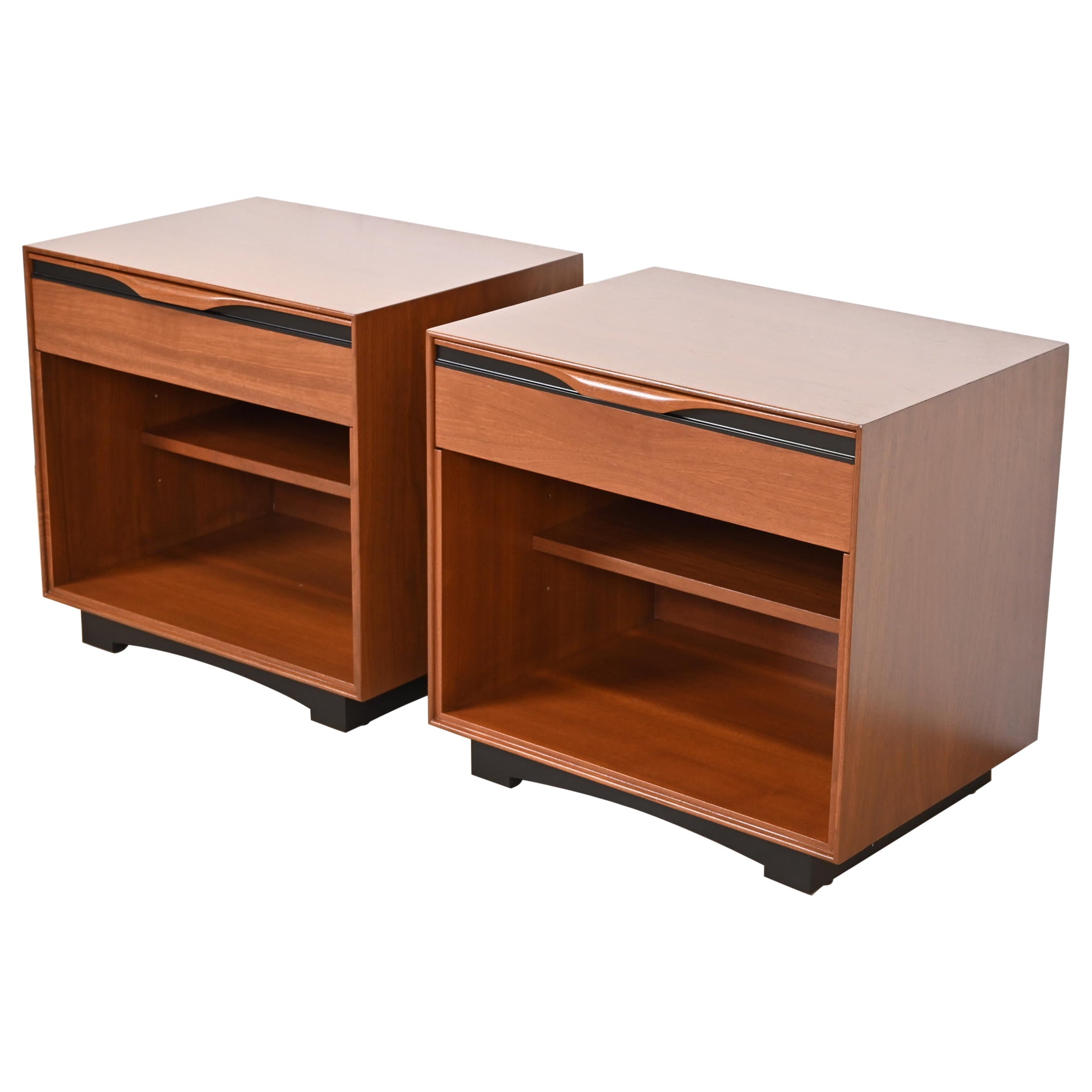 John Kapel for Glenn of California Walnut and Black Lacquered Nightstands, Pair For Sale