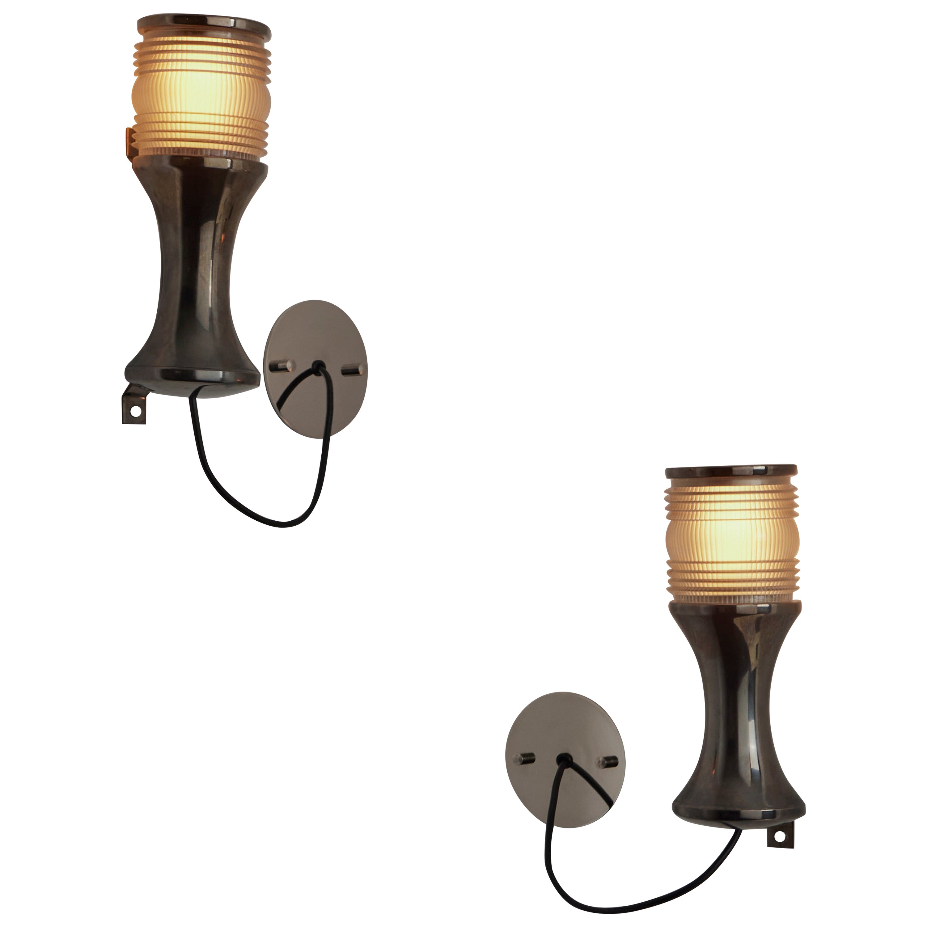 Pair of Model 1123 Sconces by Tito Agnoli for Oluce For Sale