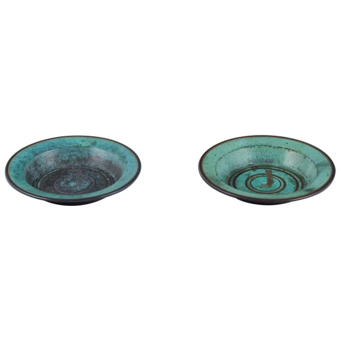 WMF (Württembergische Metallwarenfabrik), Germany. Two Art Deco "Ikora" bowls.