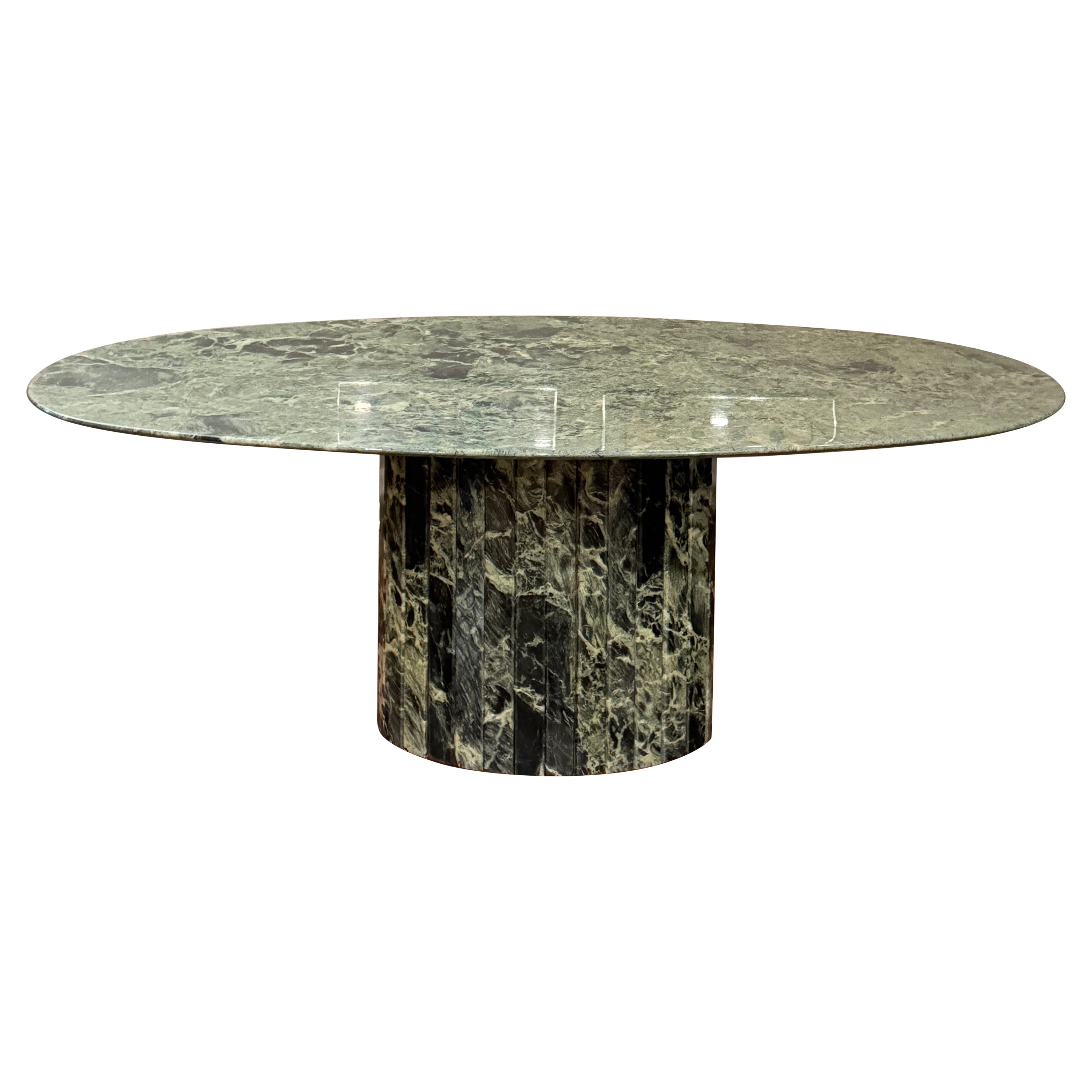 Table de salle à manger italienne post-moderne ovale à piédestal en marbre vert de Roche & Bobois.  en vente