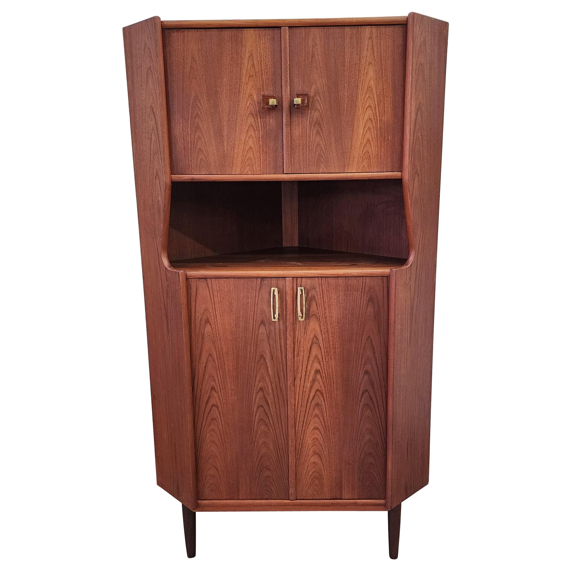 Dänischer Eckschrank aus Teakholz, 1950er Jahre