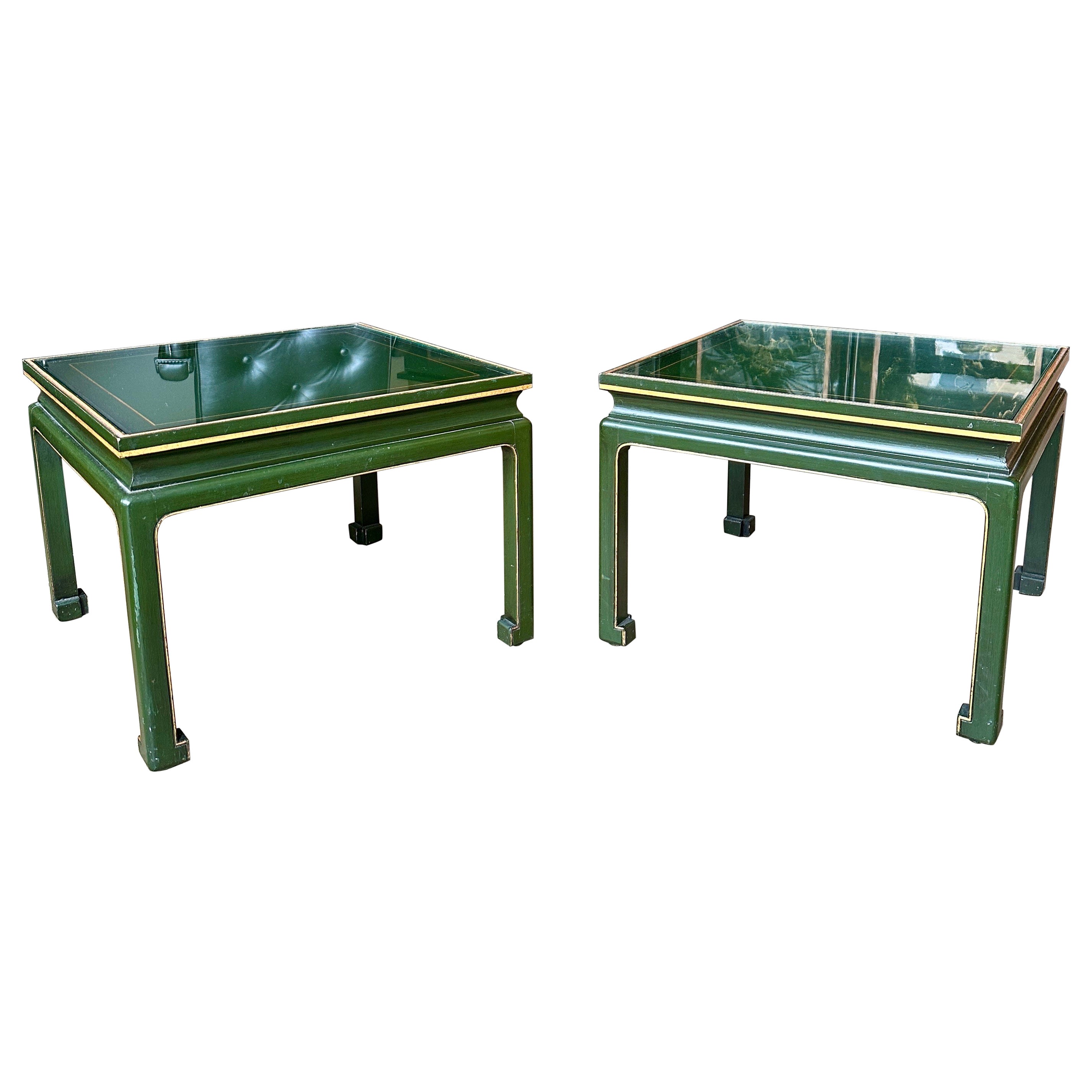Paire de tables d'appoint françaises de style chinois vert et or doré
